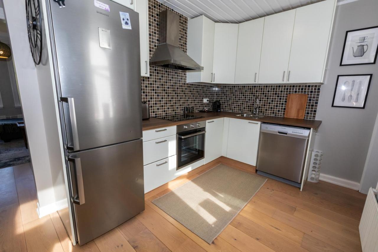 Lovely 2-Bedroom Apartment In Акурейри Екстериор снимка