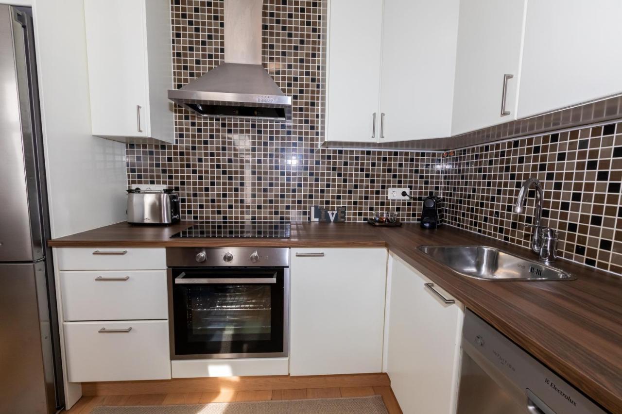 Lovely 2-Bedroom Apartment In Акурейри Екстериор снимка