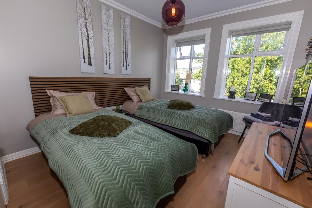Lovely 2-Bedroom Apartment In Акурейри Екстериор снимка